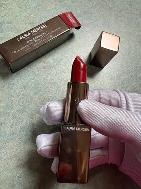 laura mercier Silk Creme Lipstick - Classic Red- Rouge Profond